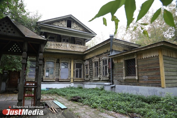 Деревянные царства Екатеринбурга горят и разрушаются. JustMedia исследует заброшенные памятники старины. СПЕЦПРОЕКТ