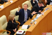 «Как я буду зазывать коллег на заседание?» Свердловских депутатов лишают зарплат