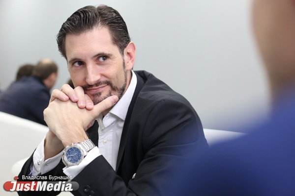 Карлос Гомес: «Меня приятно удивило, что люди несут цветы к Ленину. Это значит, что вы не теряете своего наследия»