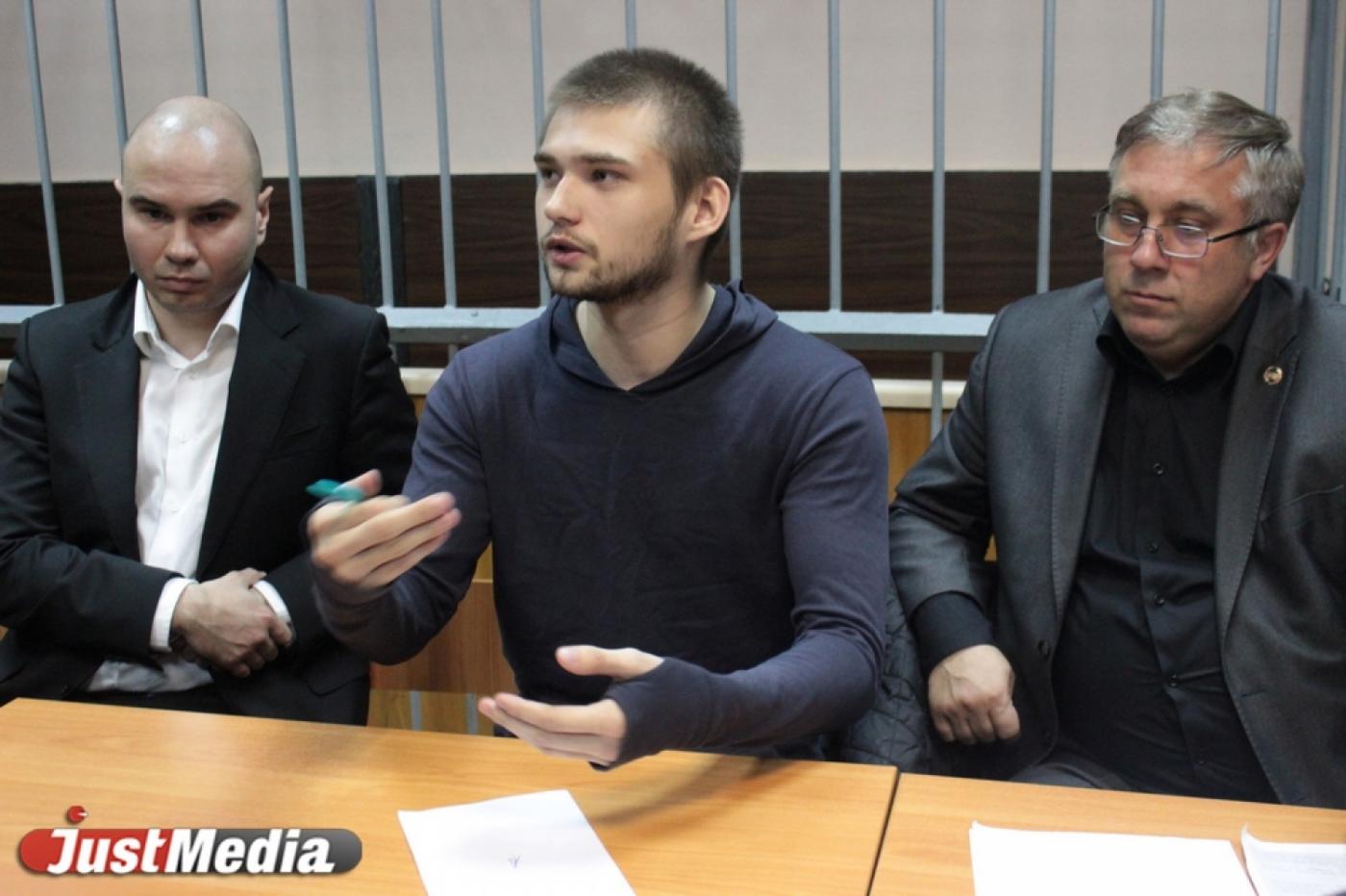 «Моя деятельность на YouTube — просветительская». Соколовский окрестил себя последователем Джона Леннона. РЕПОРТАЖ из суда - Фото 1