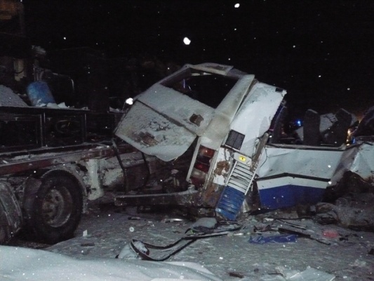 «На это было страшно смотреть». Житель Екатеринбурга своими глазами наблюдал последствия ДТП с автобусом в ХМАО, который перевозил детей. ФОТО, ВИДЕО.