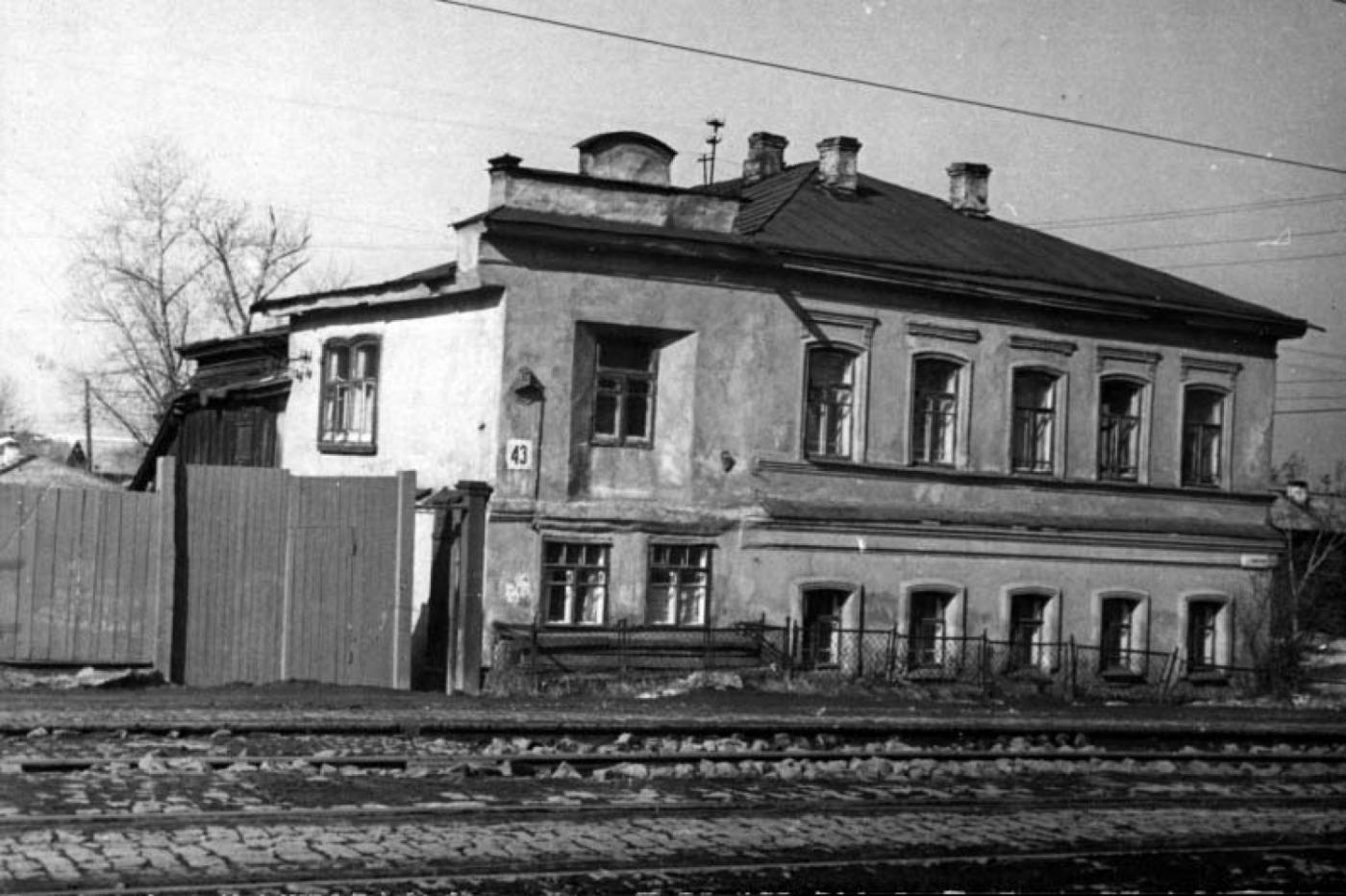 В День печати JustMedia нашел екатеринбургские типографии, которые выпускали для горожан шпаргалки и хлебные карточки. СПЕЦПРОЕКТ - Фото 1