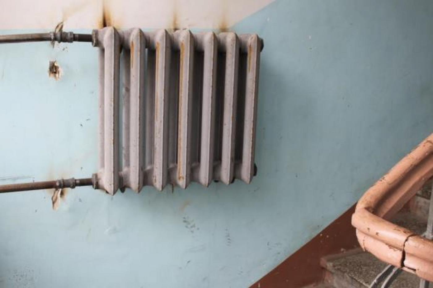 Дырявые окна и несуществующий подвал. Жители дома на Сакко и Ванцетти возмущены ужасным капремонтом за 7,5 млн. ФОТО - Фото 1