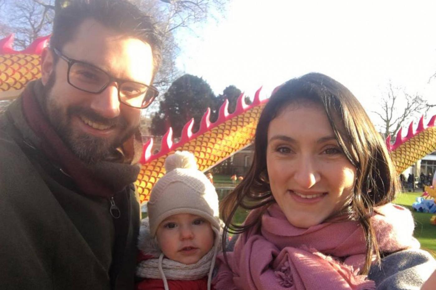 «Меня выписали через 8 часов после родов, а мужу дали декретный отпуск». Уралочка о семейной жизни в Англии. JUSTWEDDING - Фото 1