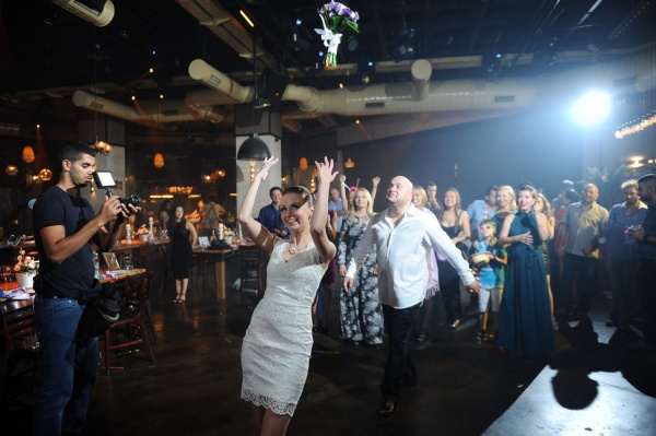 «Еврейская свадьба была небольшой — всего 200 гостей». История любви екатеринбурженки и израильтянина. СПЕЦПРОЕКТ