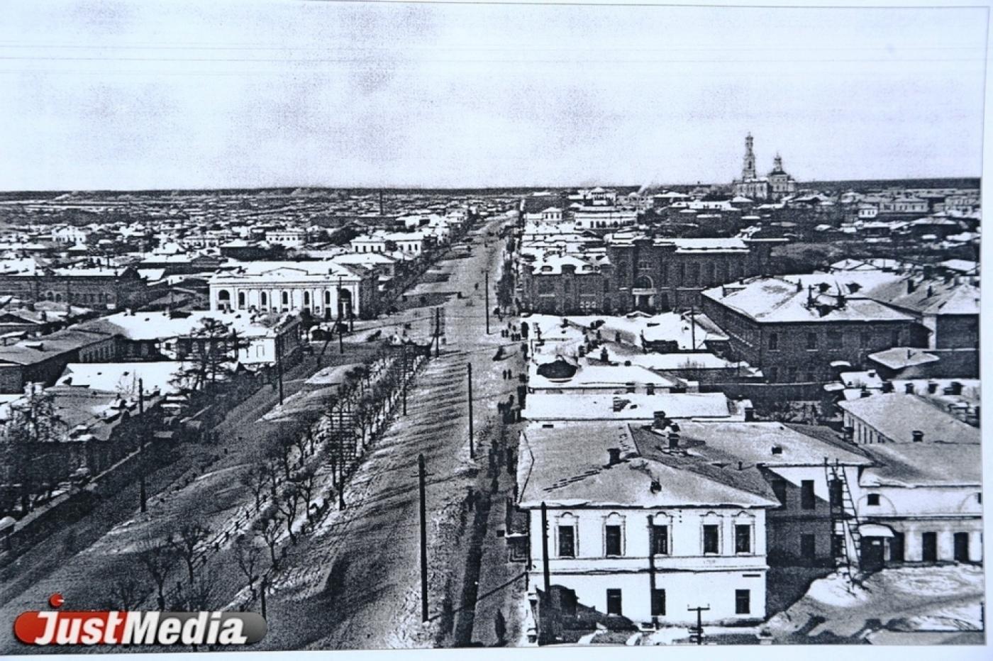 «Полное оживление, миловидные дамы, а какие магазины!». История Вознесенской улицы в Екатеринбурге - Фото 1