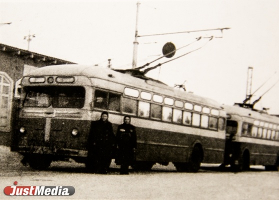 «То щиток в кабине загорится, то в кювет улетишь». О том, как свердловские женщины работали в троллейбусах в годы войны в СПЕЦПРОЕКТе «Е-транспорт»