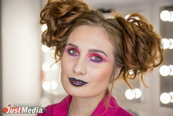  «Я крашу губы гуталином». Создаем актуальный образ на Хэллоуин со стилистами.  ВИДЕОИНСТРУКЦИЯ
