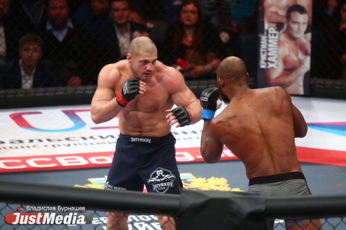 «Не уверен, что готов к выступлению за океаном. Мне не все сегодня понравилось». Иван Штырков оказался сильнее экс-чемпиона Bellator Кристиана М’Пумбу. ФОТО - Фото 1