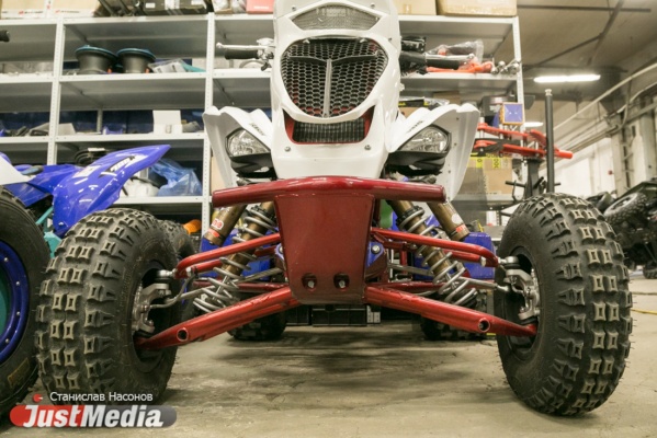 «Серийный стоит 700 тысяч, а здесь только доработок на 2 млн». Механик Карякина показал, на каком аппарате гонщик будет защищать очередной титул. ФОТО