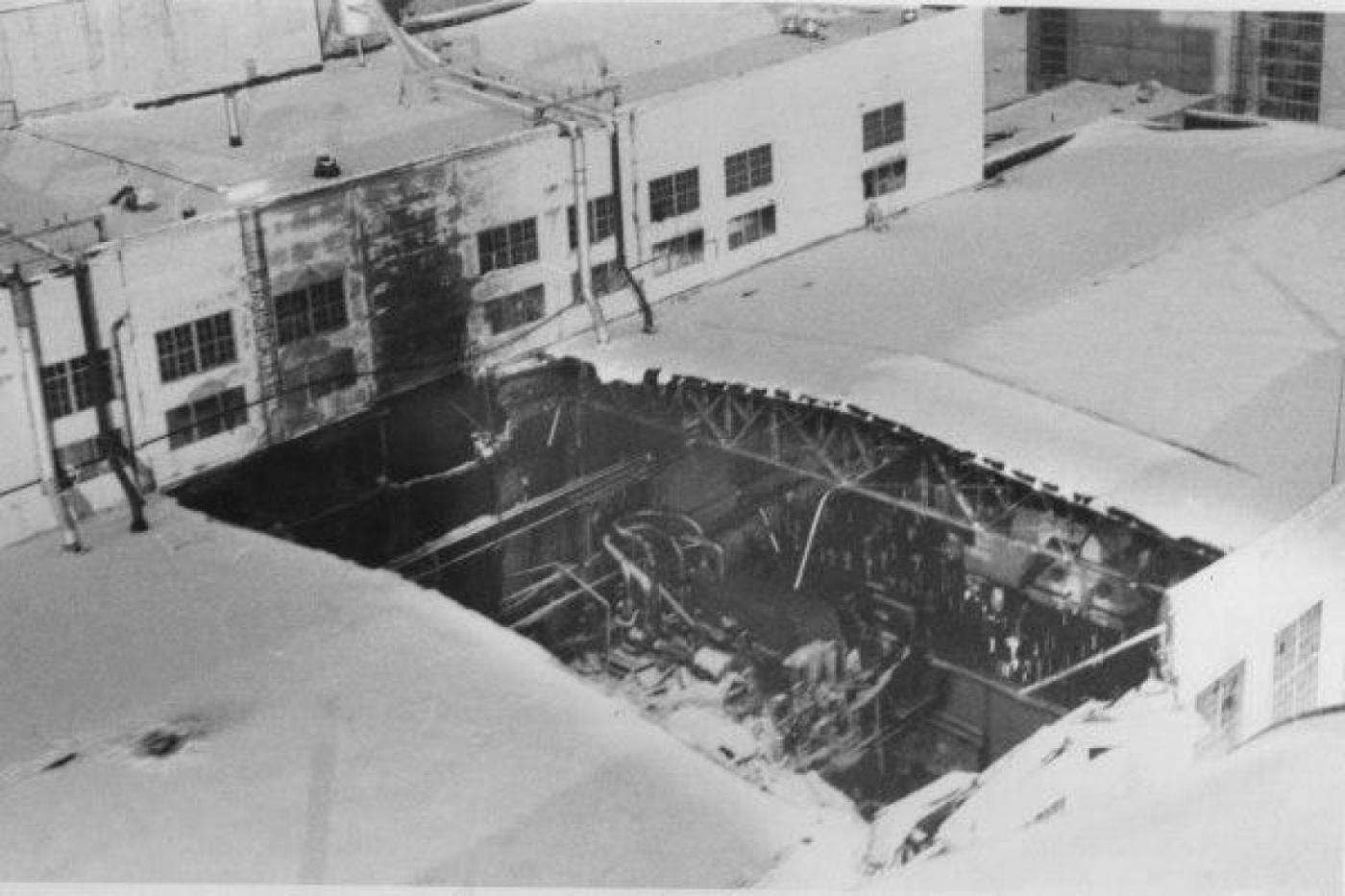 «Люди прыгали из окон: кто на провода попадал, кто куда. Средств эвакуации тогда не было». Вспоминаем истории крупных свердловских пожаров. СПЕЦПРОЕКТ  - Фото 1