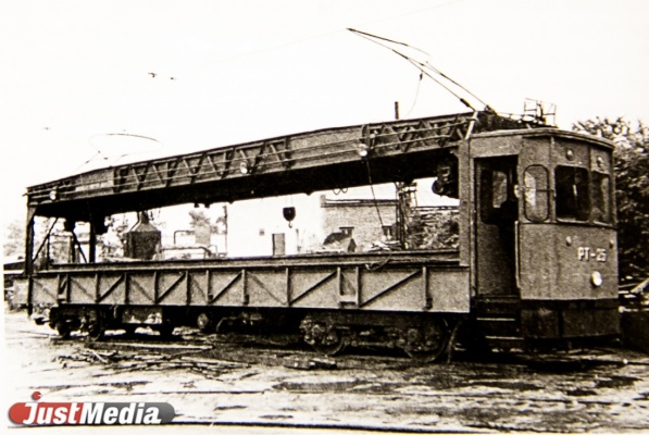 Рельсы по Ленина убрать, а «Татры» оснастить батареями. Как работал свердловский трамвай в 1960-е годы в СПЕЦПРОЕКТе «Е-транспорт»