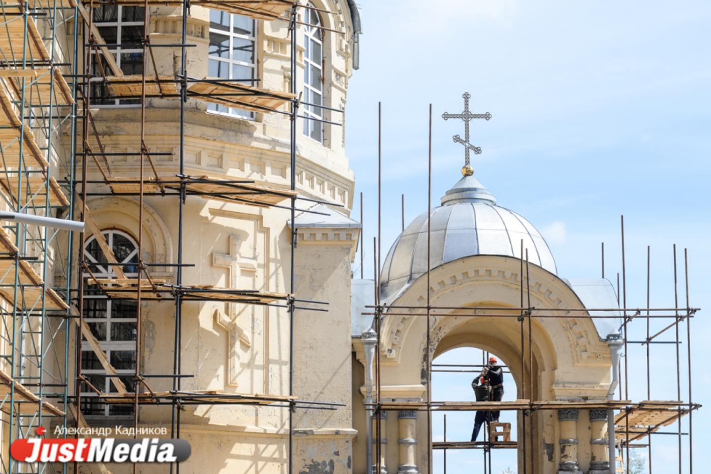 Восстановление кровли, штукатурка сводов, реставрация икон и фресок. Как Верхотурский монастырь изменится перед визитом патриарха Кирилла. ФОТО - Фото 1