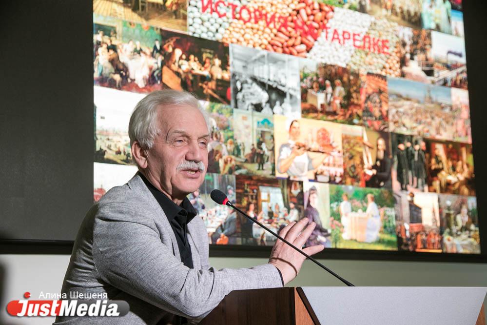  Самый древний фастфуд, пармезан от монголов, водка без закуски и топленое молоко из печи. JustMedia.ru рассказывает о кулинарии на Руси и развенчивает мифы - Фото 1