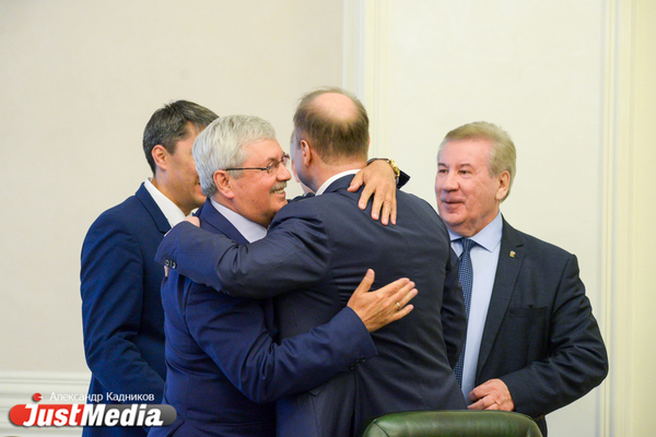 «Не тратьте время на отчеты». Цуканов попытался оживить встречи Совета политических партий  - Фото 1