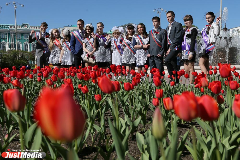 Школы Свердловской области выпустят почти 12 тысяч одиннадцатиклассников - Фото 1