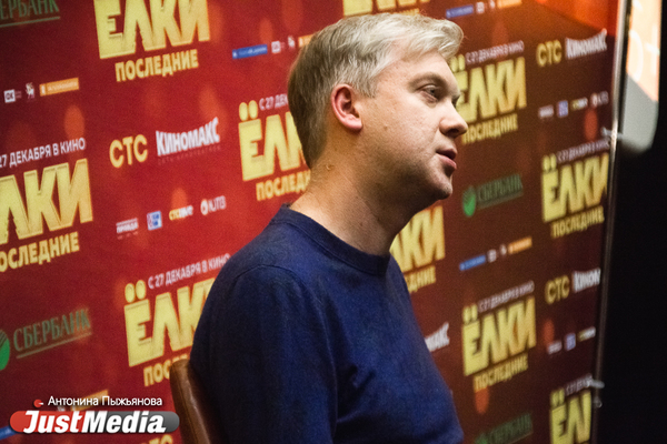 «15 лет я не праздновал Новый год дома». Сергей Светлаков – о том, каково быть комиком, ходить в пуховике летом и радоваться простым банальностям - Фото 1