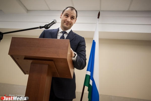 «Через лояльного губернатора Вексельберг сможет проводить рокировку в местных элитах». Эксперты о назначении Дениса Паслера главой Оренбуржья - Фото 1