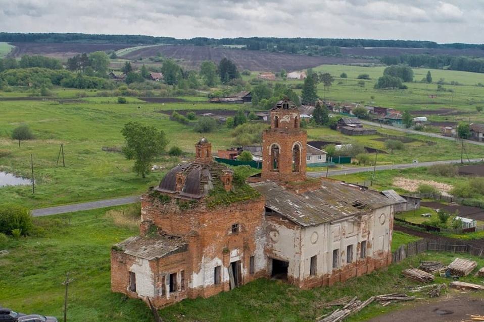 «Когда-то жизнь здесь кипела, и храмы были центром этой жизни». Смотрим на разрушенные и заброшенные храмы Свердловской области с JUSTTRIP - Фото 1