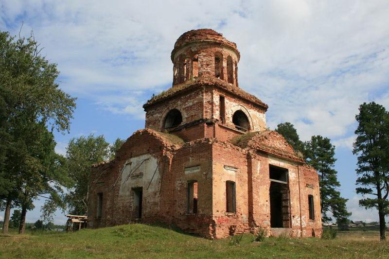 «Идея восстановления всех храмов привлекательна, но утопична». Смотрим на разрушенные и заброшенные церкви Свердловской области - Фото 1