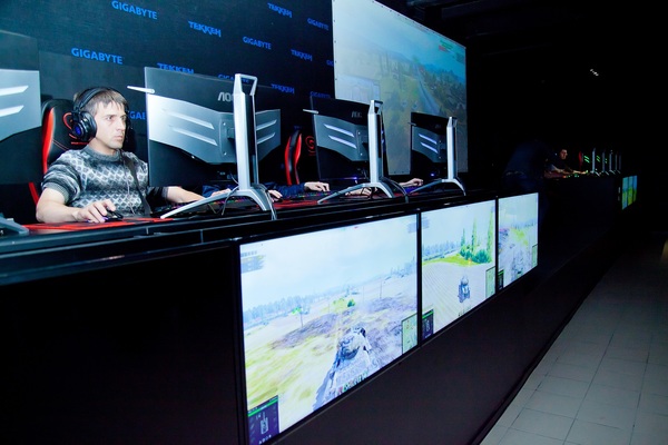 Работники свердловских заводов схлестнулись в битве за звание сильнейших танкистов - Фото 1