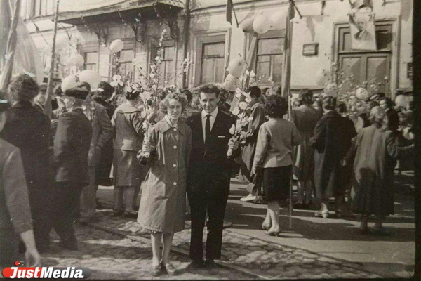 Изделия №2 вместо шаров и портвейн «Как дам!». Как в Свердловске проходили демонстрации 1 Мая