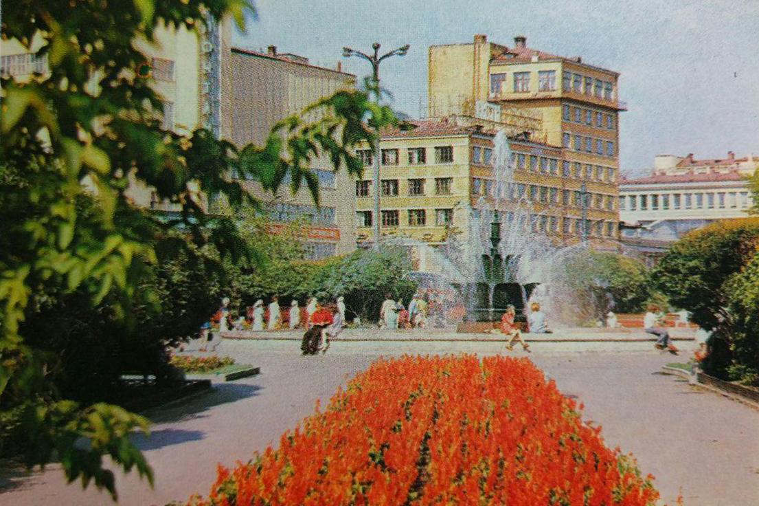 От «Мальчика с рыбой и лягушками» до 48-тонной чаши. История фонтанов в Свердловске - Фото 1