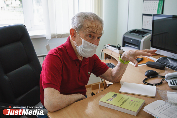 «Больного с «сердцем» не забирали в больницу. Оставляли лежать дома или на работе». 90-летний врач о развитии службы «скорой помощи» в Свердловске
