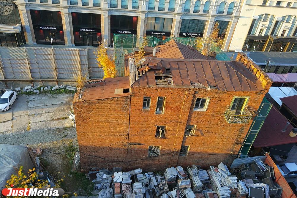 От фото-терапии до массажа по общедоступным ценам. История трехэтажной водо-электролечебницы Доброхотова в дореволюционном Екатеринбурге - Фото 1