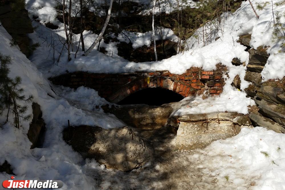 Многокилометровый лабиринт с секретными входами. Едем изучать заброшенные шахты Слюдорудника. JUSTTRIP - Фото 1
