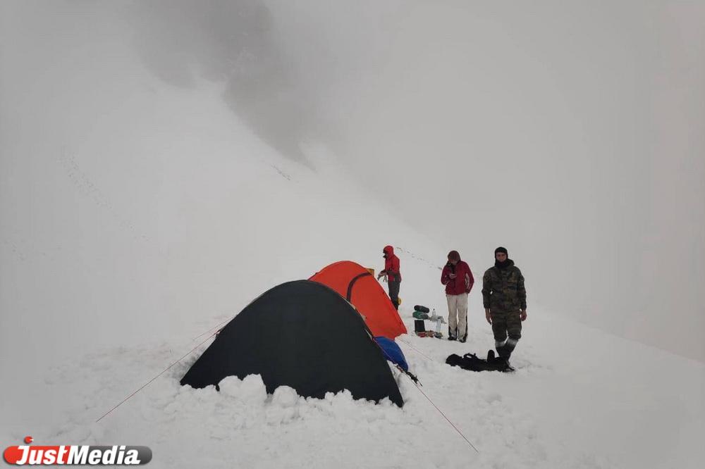 «Мог сорваться в ущелье или попасть под лавину». Волонтеры завершили поиски уральского туриста, пропавшего в горах Абхазии - Фото 1