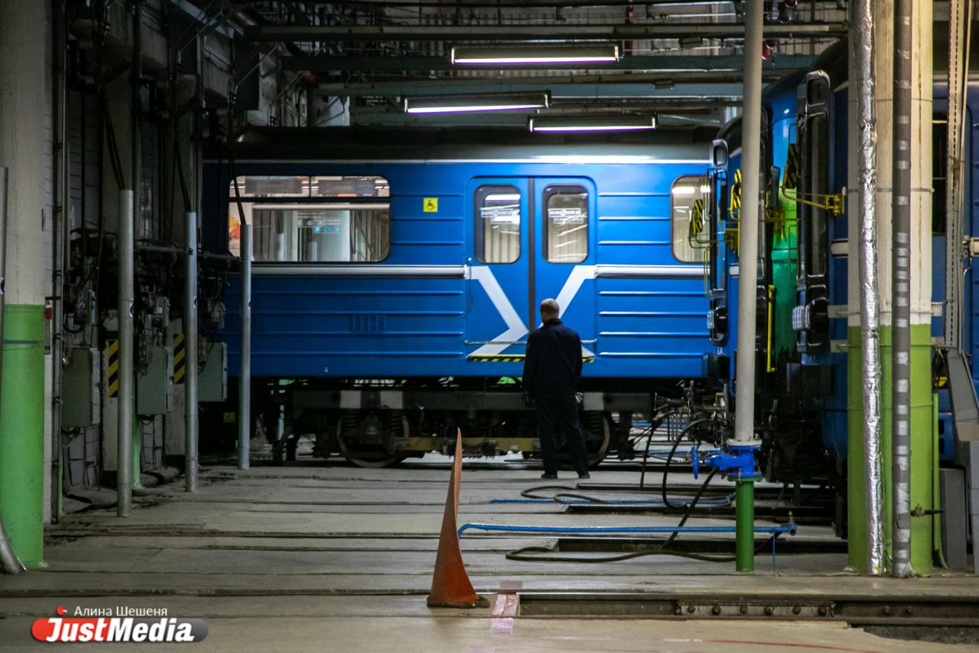 Осторожно, метро закрывается. Ночь в екатеринбургской подземке - Фото 1