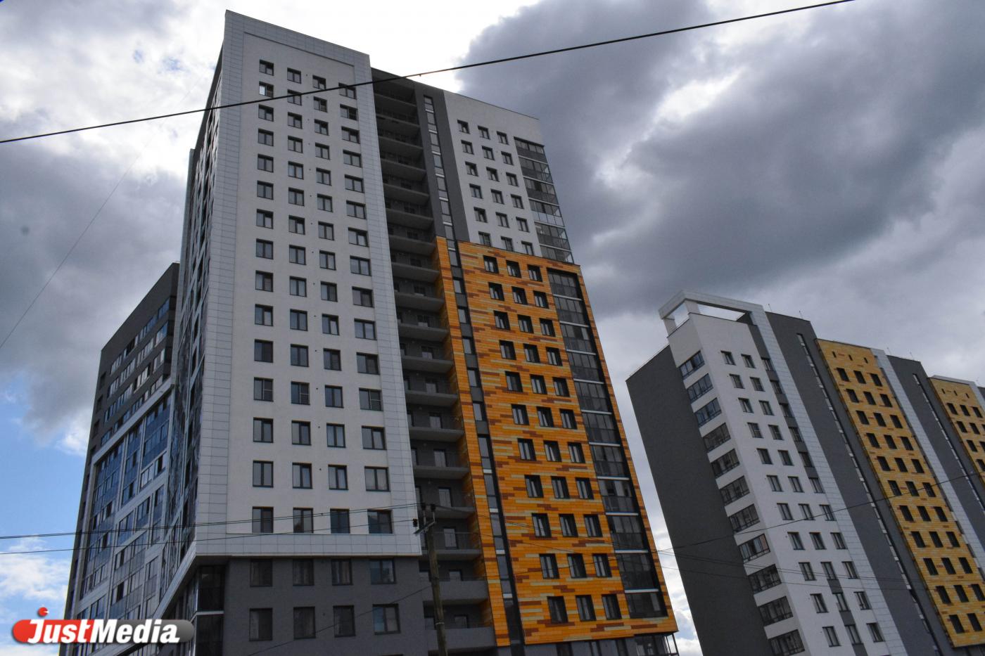 Загадка «Янтарной долины». Куда пропала аллея и паркинг? Обзор нового жилого комплекса на ВИЗе - Фото 1