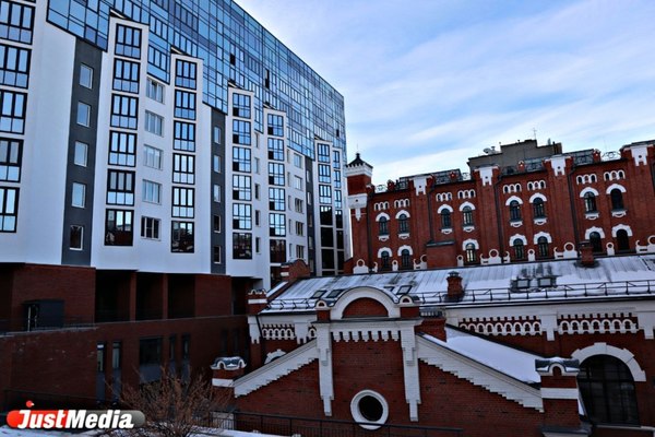 Блаженство в центре города, но со своими косяками. Кто царапает стены и что не так с паркингом и окнами в ЖК «Мельница»