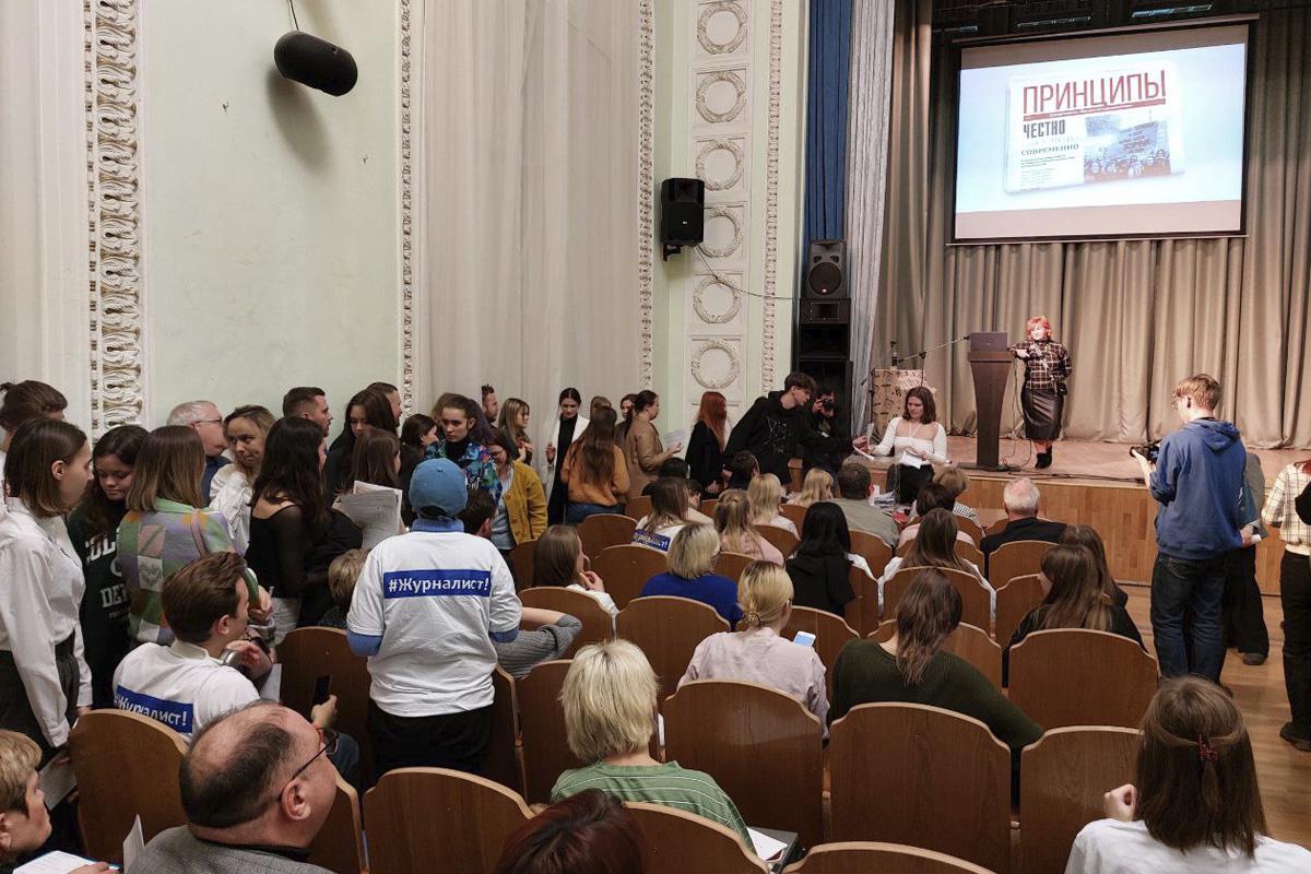 В УрФУ с ажиотажем прошли выборы декана журфака - Фото 1