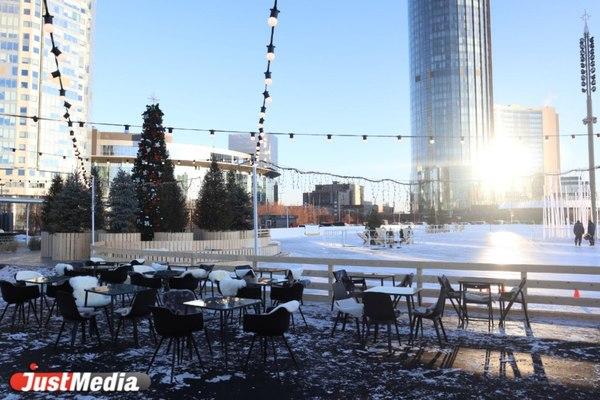 Где покататься на коньках в сезон 2022/2023. Обзор главных ледовых площадок Екатеринбурга - Фото 1