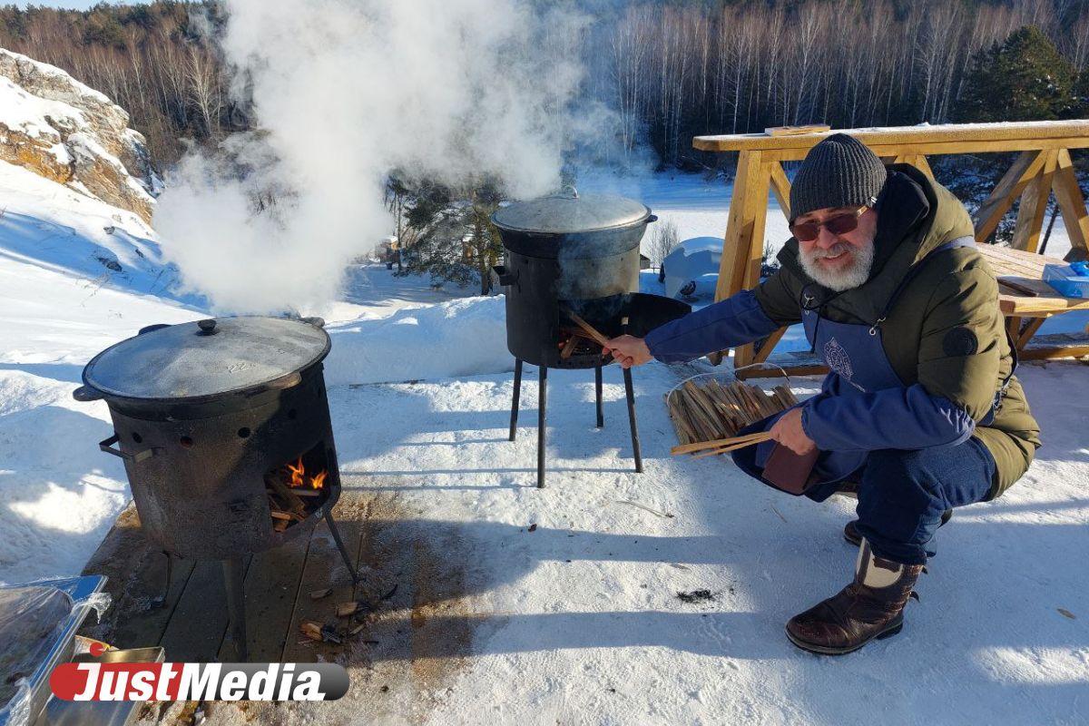 Черемуховые блины, картофель с пихтой и вино из крыжовника. Гастрономический трип в ресторанчик на реке Чусовой - Фото 1