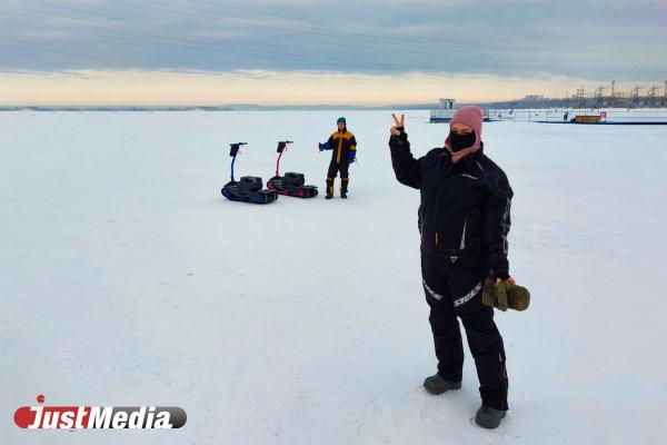 Катаемся на мотосноубордах по Верх-Исетскому пруду. Тест нового вида зимнего отдыха в JustTrip - Фото 1