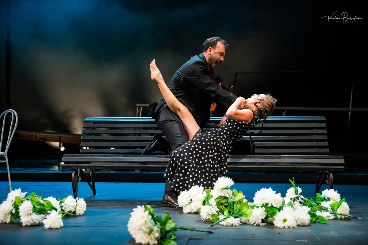 Драмтеатр Екатеринбурга входит в новый сезон с премьерой спектакля «Измена» - Фото 1