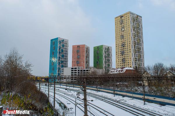 Вечный стук колес, запах креозота и пробки, но удобная инфраструктура и соседские тусовки. Как живется в ЖК «Малевич»? # JustLocation