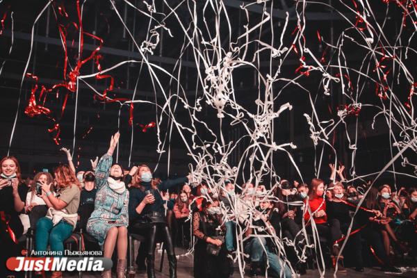 Афиша событий Екатеринбурга: премьера спектакля «Елка у Ивановых», День Исети и выставка «Послание из Петербурга»