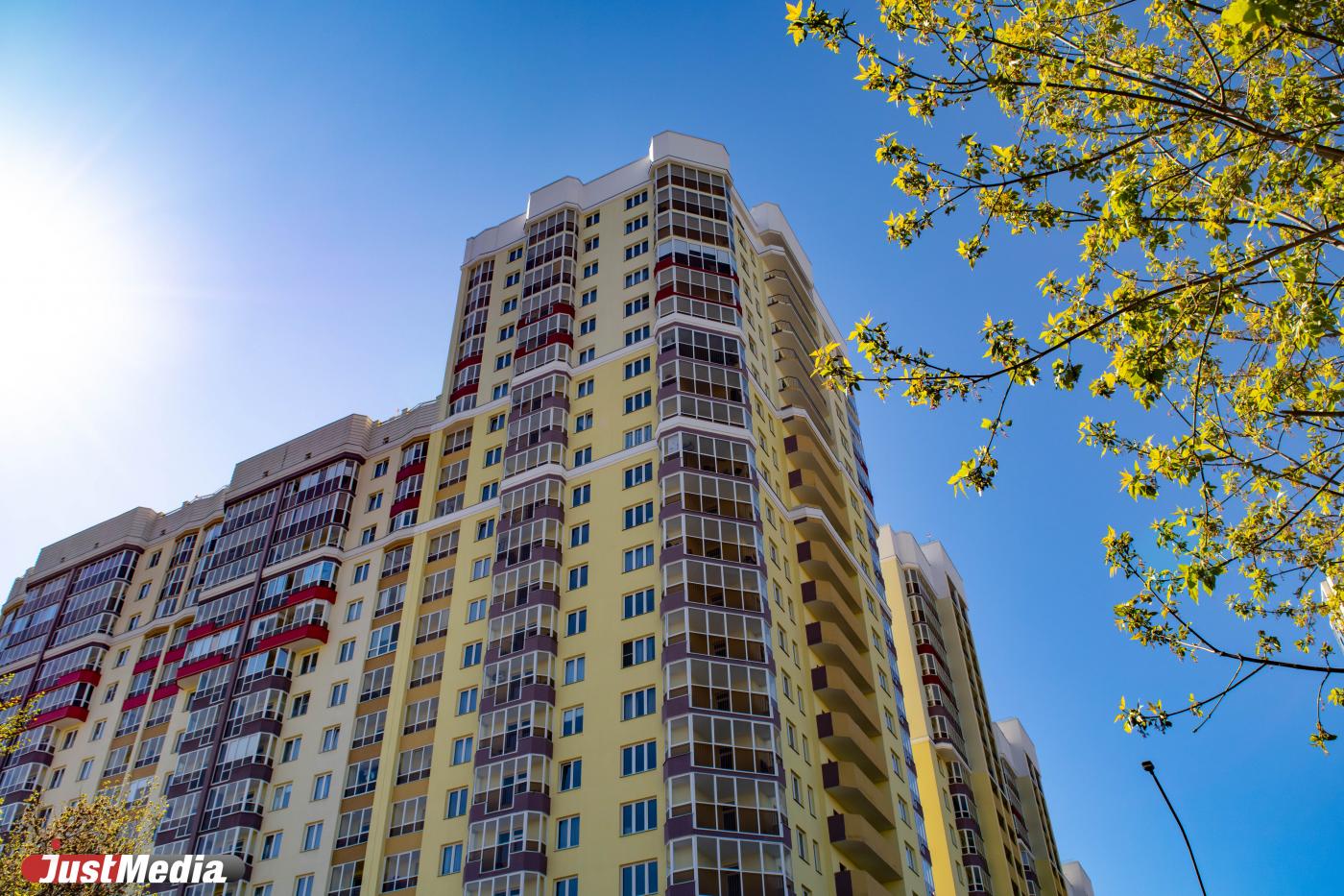 «Любовь» зла? Уютный жилой комплекс в Екатеринбурге с видом на деревянные дома - Фото 1