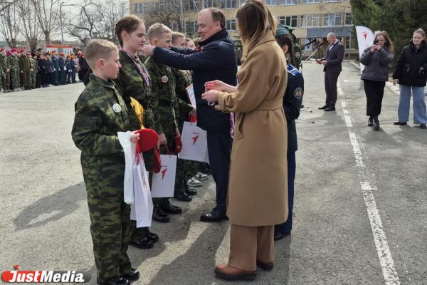 В «Зарнице 2.0» в Екатеринбурге приняли участие 32 команды - Фото 1