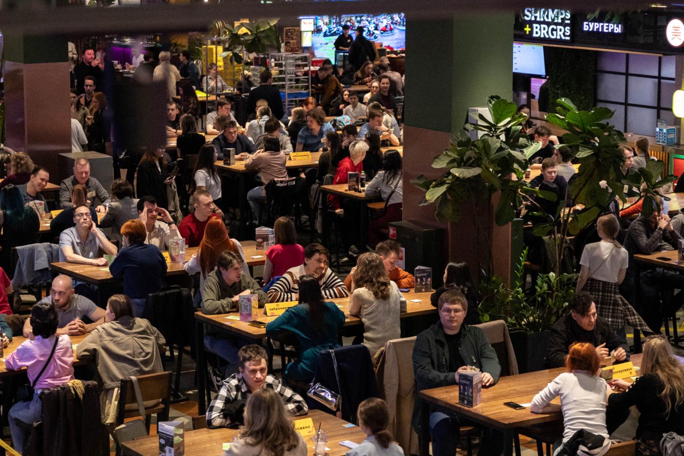 Почти 1000 человек: в Екатеринбурге установили российский рекорд по быстрым свиданиям - Фото 1