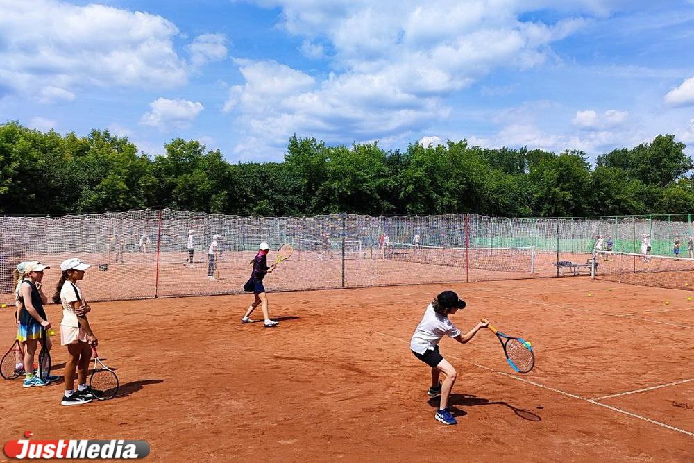 Деньги и мастерство не требуются. Как в спортивных школах Екатеринбурга набирают детей - Фото 1
