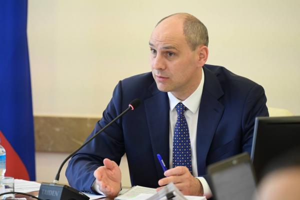 Денис Паслер поручил наладить помощь обманутым дольщикам, вложившимся в ИЖС