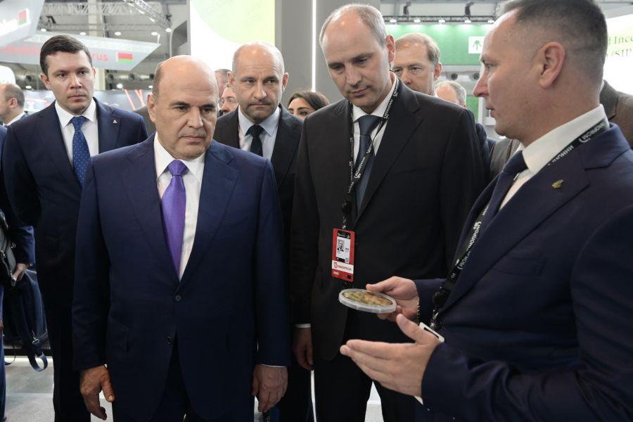 Денис Паслер презентовал Михаилу Мишустину экосистему «Космос» - Фото 1