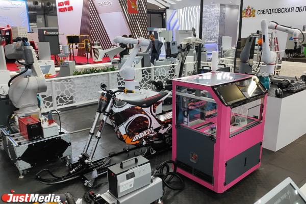 Футуристические трамваи, робоконсьерж и другие яркие стенды нулевого дня ИННОПРОМ-2025 - Фото 1