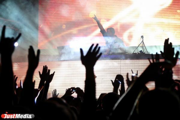 Что такое «рейв» и как он стал символом целого поколения? - Фото 1