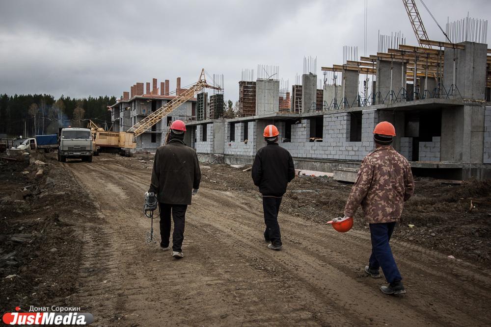 Недостаток инфраструктуры в коттеджных поселках не дает екатеринбуржцам массово переезжать за город - Фото 1